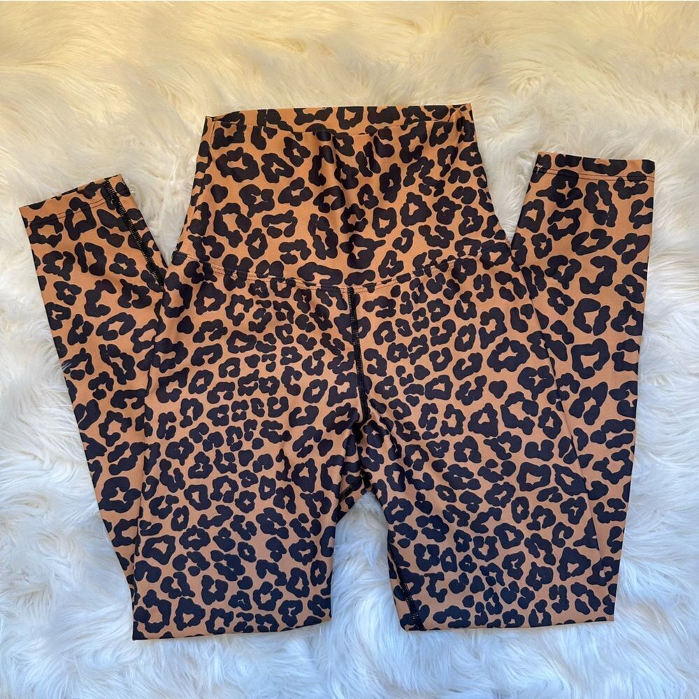 Beach Riot Leopard Print Piper Legging - Picture 3 of 4
